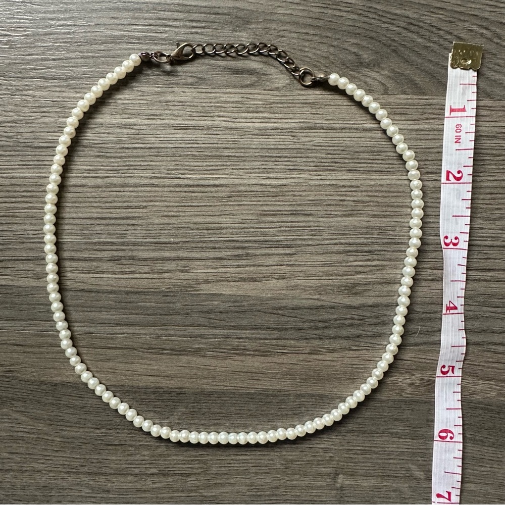 Edikted pearl necklace
